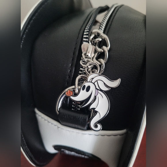 The Nightmare Before Christmas Jack Pumpkin Split Glow-In-The-Dark Crossbody Bag - Picture 8 of 9